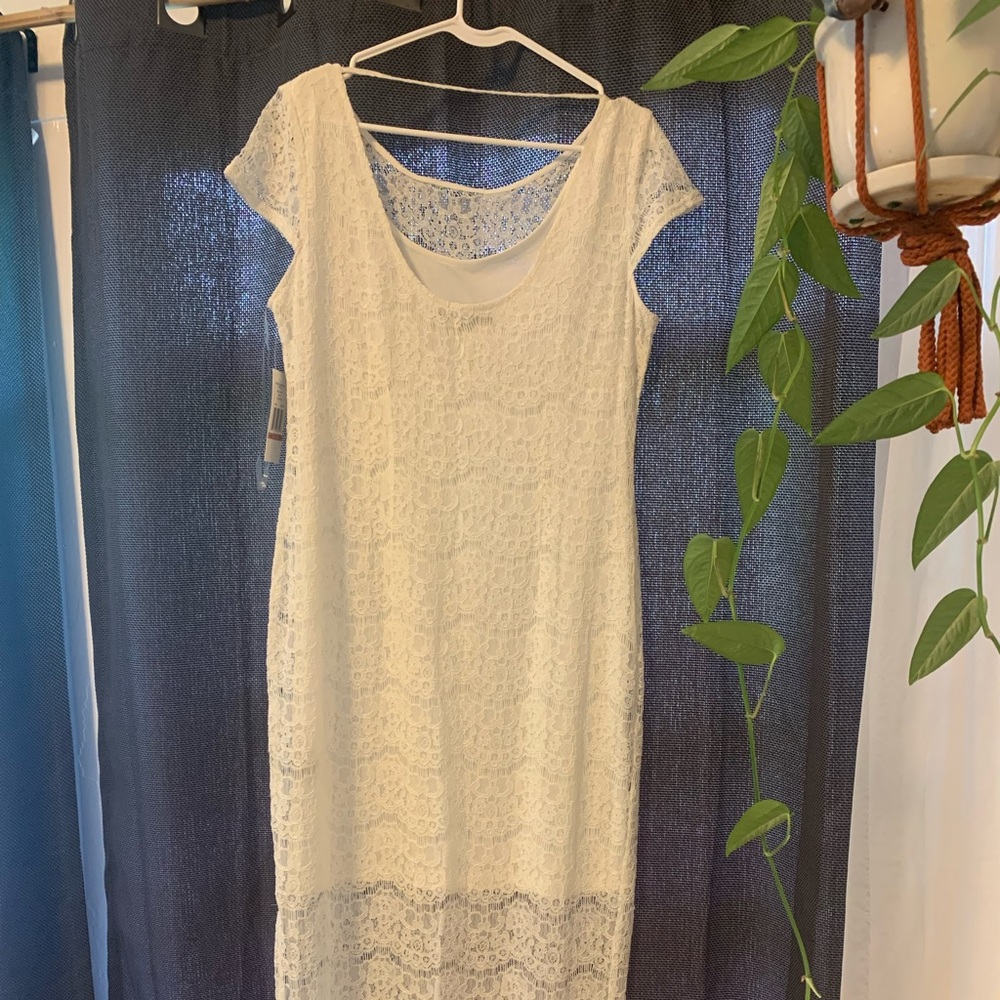 Sharagano Ivory Lace Semi Lined Maxi Cap Sleeve